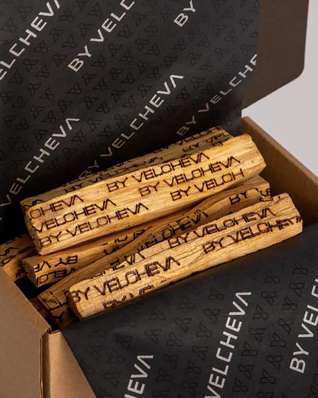 Coffret Méditation Bougie, Palo Santo et Encens, By Velcheva